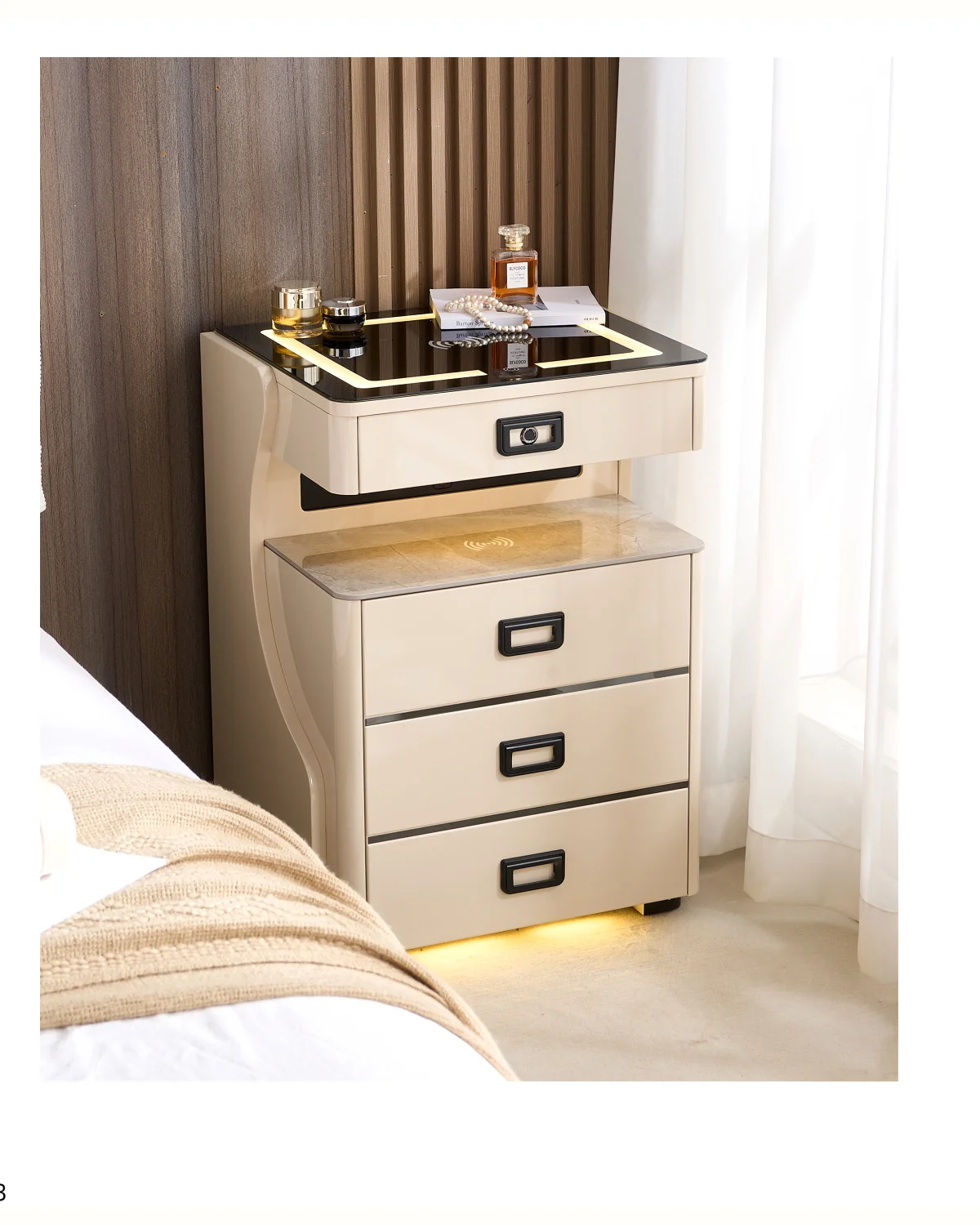 Buro crema de cuatro cajones